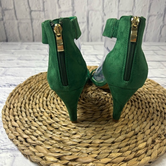 Elegant Green Suede Heels with Ankle Strap - Picture 3 of 7